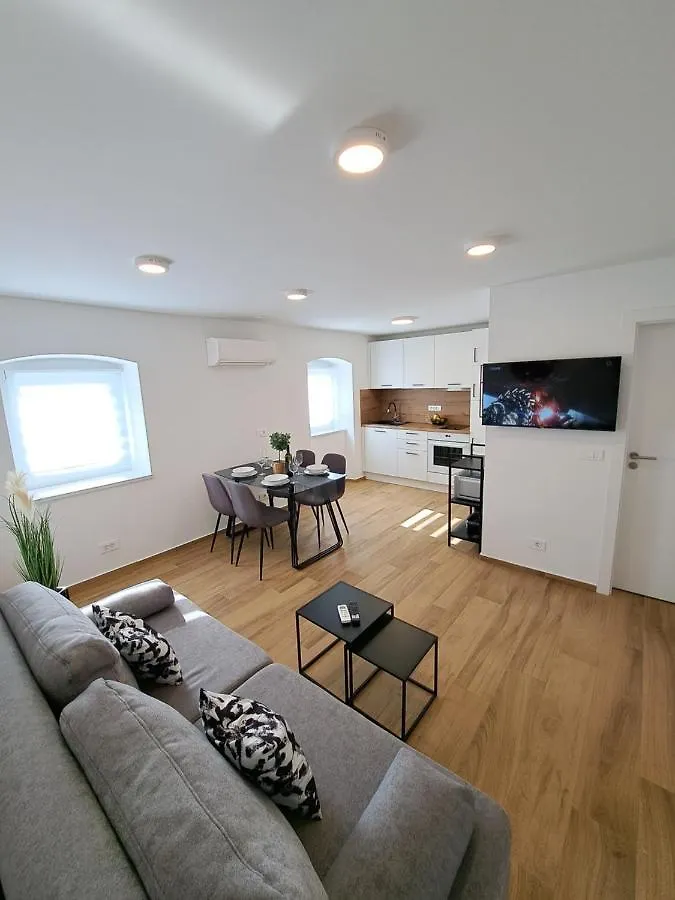 Apartman Tea مالي لوشينغْ 0*,